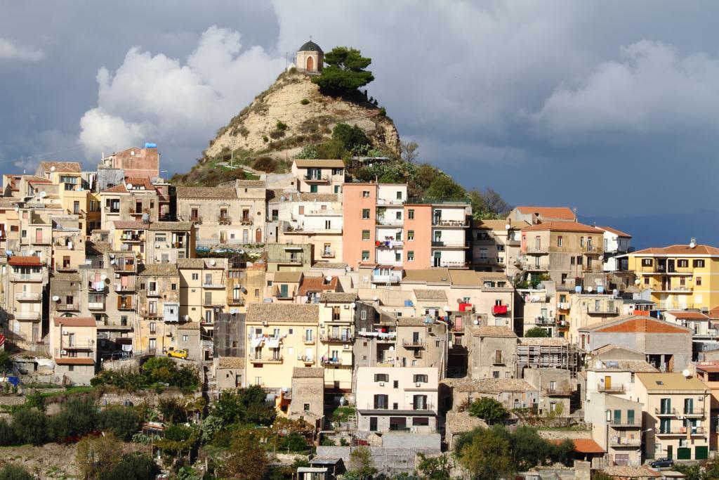 Vecchia Dimora Resort Centuripe Eksteriør billede